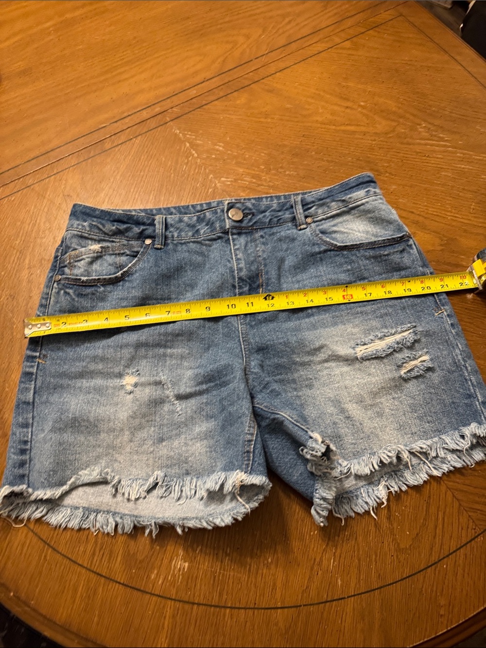Raw Hem Relaxed Fit Jean Shorts Distressed 5 pocket size 10 1822 Denim EUC - Picture 10 of 13